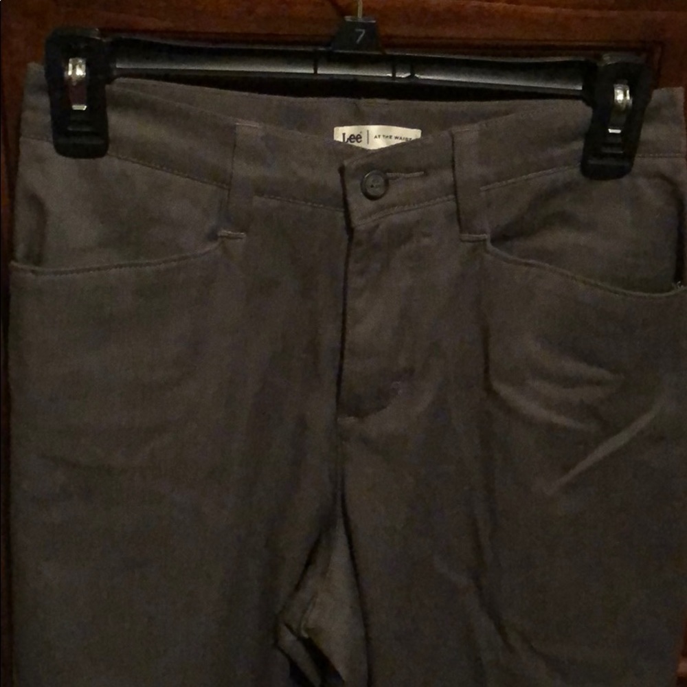 Lee at the waist size 4M pants